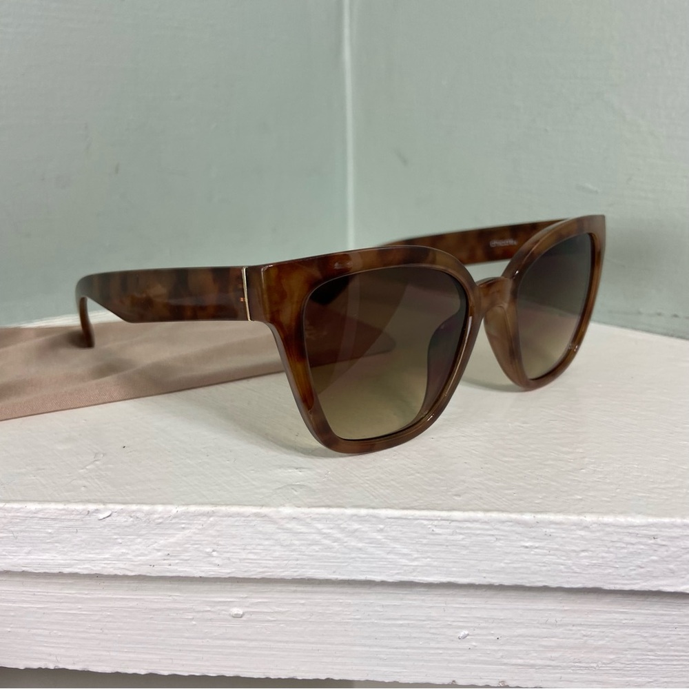 Chico's Tortoise Shell Sunglasses Shades Gradient Lenses Cat Eye - Picture 10 of 10